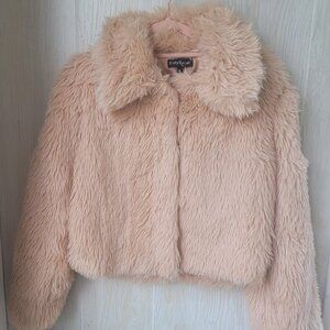 Ladies Eilly Bazar Fuzzy Cropped Coat